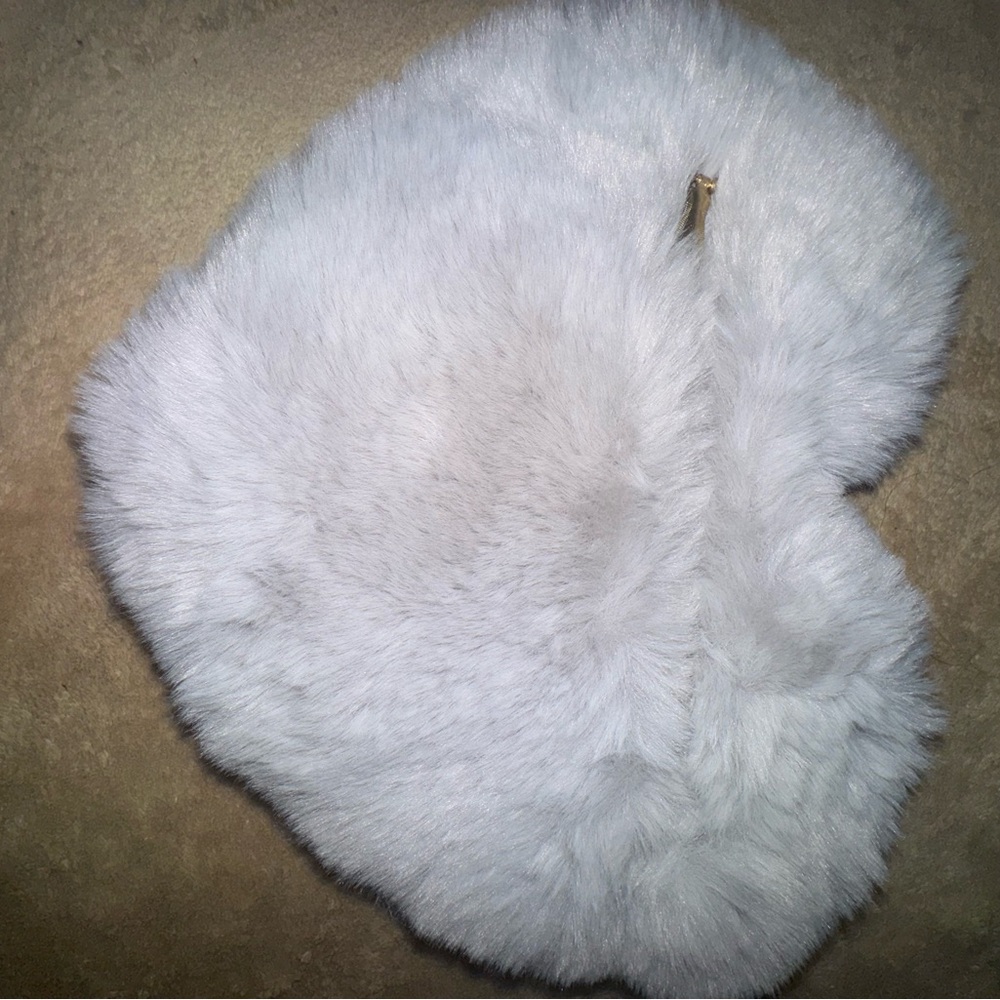 Soft Life Heart Pouch – Dreamy Faux Fur Zipper Clutch
